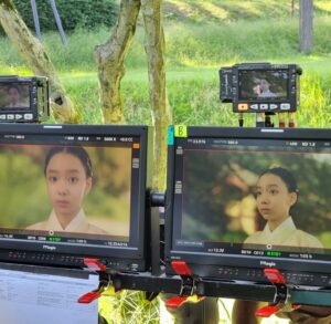 Lee Go-eun Instagram - 여름과 겨울 그어디쯤...

#조선변호사 #소녀연주 #이고은
#kdrama #Joseonattorney