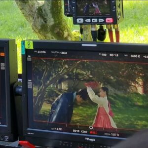 Lee Go-eun Instagram - 여름과 겨울 그어디쯤...

#조선변호사 #소녀연주 #이고은
#kdrama #Joseonattorney