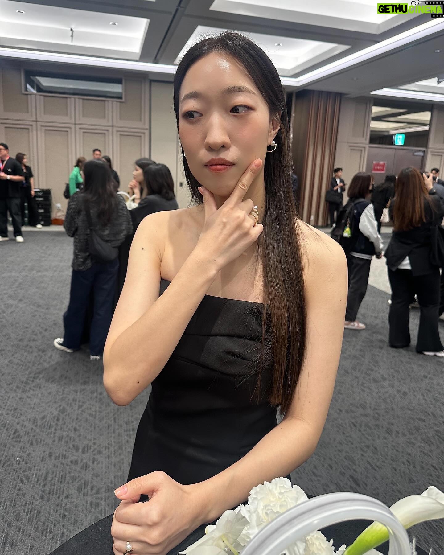 Lee Han-byeol - 15K Likes - 🤔