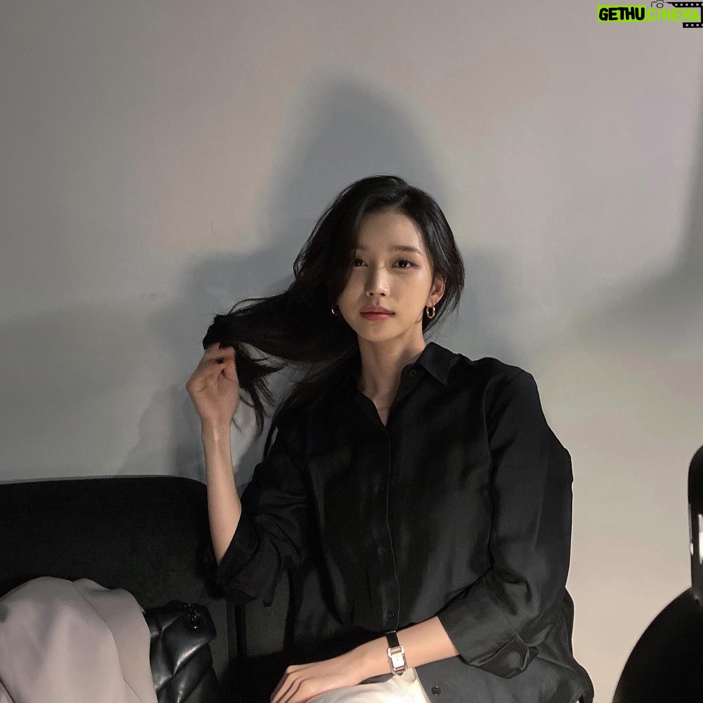 Lee Hwa-Kyum - 3 Likes -