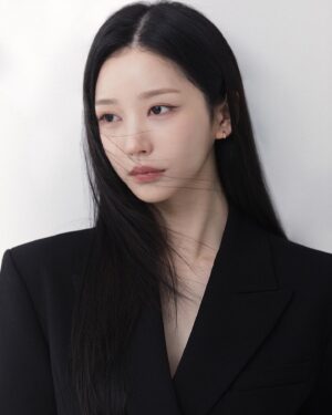 Lee Hwa-Kyum Instagram - 
