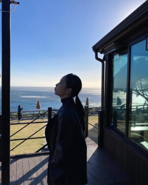 Lee Hwa-Kyum Instagram - 좋은 숨만 담아 왔어요🤍