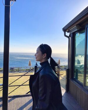 Lee Hwa-Kyum Instagram - 좋은 숨만 담아 왔어요🤍