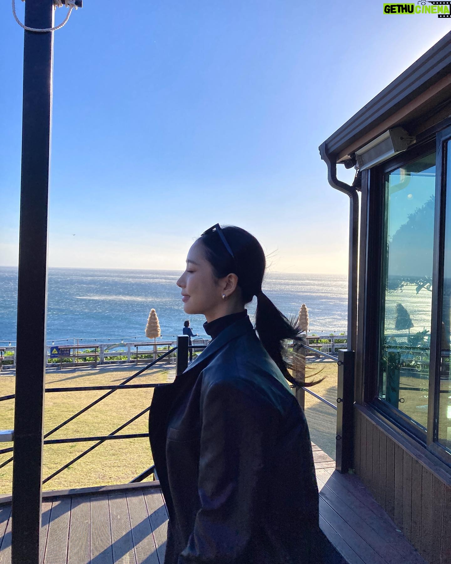Lee Hwa-Kyum - 3 Likes - 좋은 숨만 담아 왔어요🤍