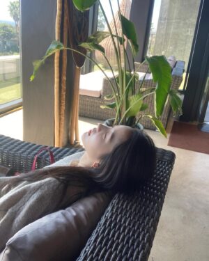 Lee Hwa-Kyum Instagram - 좋은 숨만 담아 왔어요🤍