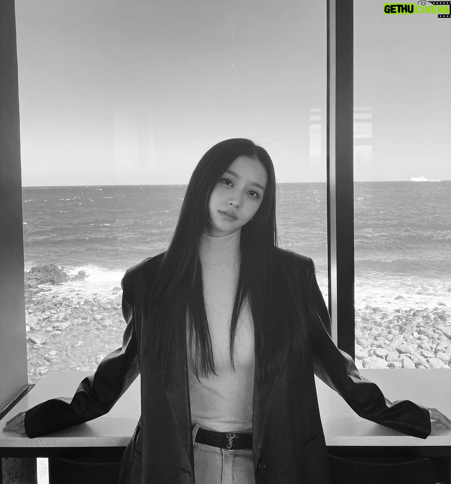 Lee Hwa-Kyum - 3 Likes -