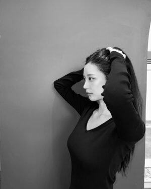 Lee Hwa-Kyum Instagram - 🖤