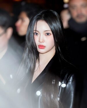Lee Hye-in Instagram - PARIS FASHION WEEK
#NewJeansHYEINxLouisVuitton #LVFW24     @LouisVuitton