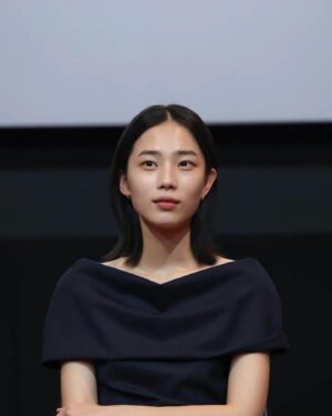 Lee Jin-ha Instagram - 2024 인디피크닉 <50cm> GV

<50cm>로는 아마도 마지막이지 않을까 싶어서 아쉬웠던 어제였습니다.

황금같은 봄의 토요일 저녁에 영화를 보러 와주신 분들께 다시 한 번 감사합니다!