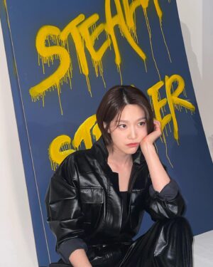 Lee Ju-woo Instagram - STEALER👣