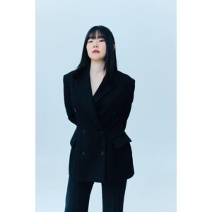 Lee Min-ji Instagram - 📸. 이승희 작가님 @greenywater 
🥰