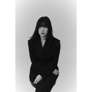 Lee Min-ji Instagram - 📸. 이승희 작가님 @greenywater 
🥰