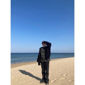 Lee Min-ji Instagram - 🌊☀️