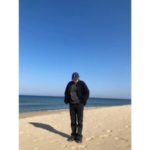Lee Min-ji Instagram - 🌊☀️