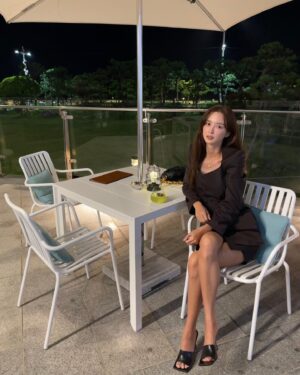 Lee Seo-el Instagram - Happy weekend