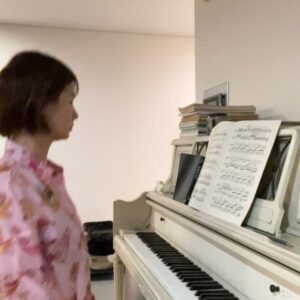 Lee So-ra Instagram - 오랜만에 문득 드비쉬 달빛 쳐봤어요ㅎ

#피아노 #piano 
#드비쉬달빛
