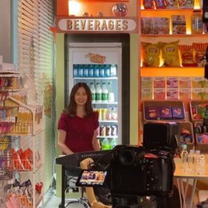 Lee So-ra Instagram - 슈퍼마켙 소라에 남자분들이 우르르 🥳🤩
저 너무 신났죠😆
케이윌 씨의 마법같은 노래 
하도권 씨의 최면같은 노래 
셔누 씨의 헤어나오지 못하는 노래 
오늘 저녁 6시 슈퍼마켙 소라에서만 들을 수 있어요~❤️

#Exclusive 
#슈퍼마켙소라
#오늘저녁6시
#Youtube
#그레이트코멧
#뮤지컬