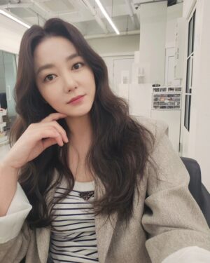 Lee So-yeon Instagram - #출근준비
#날씨좋아 #기분도좋고 
#오늘도화이팅
#순수청담
