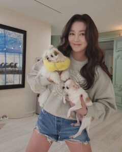 Lee So-yeon Most Liked Photos and Posts