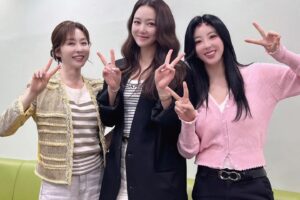 Lee So-yeon Instagram - 드라마를 봐주신 시청자분들 너무너무 감사합니다
덕분에 힘내서 끝까지 촬영잘마쳤습니다^^
전 새로운 모습으로 곧 찾아뵐게요 ♡
#피도눈물도없이