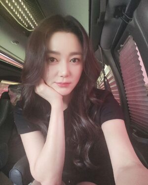 Lee So-yeon Instagram - #촬영하는날🎥 
#덥다더워 
#피도눈물도없이 
#kbs2