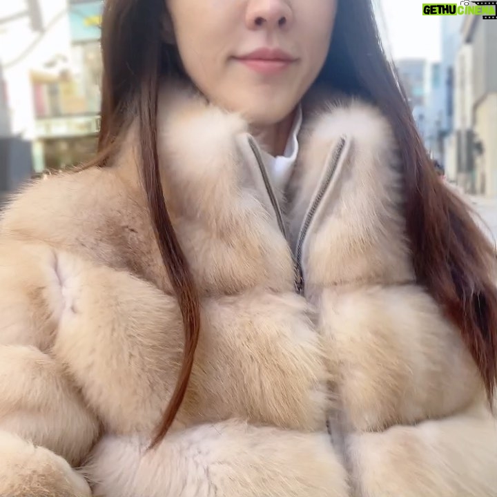 Lee Soo-kyung - 2.4K Likes - .
OMG!!!!!!😖🥶
하루만에?????
이렇게 추워진다구욧????
바람까지 한몫 더 하네요💨
언능 들어가서
따끈한 국물 먹어야지..
#최강추위#음력이옳다
#파비오가바찌#🥶
#겨울코디#감기조심하세요