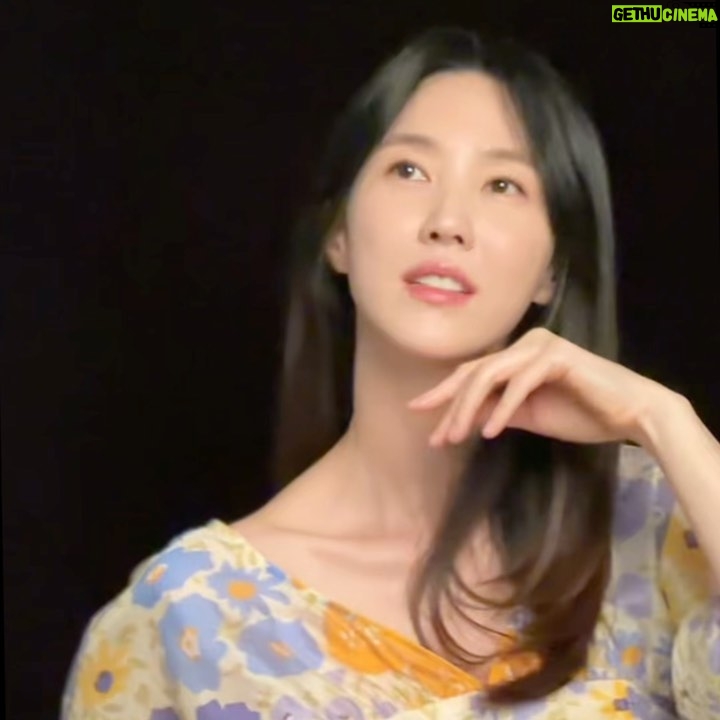 Lee Soo-kyung - 2.8K Likes - .
사진은 늘~
재미나고 어렵당📸
올만의 풀헤매 장착기념
#프로필#프로필사진
#비오는날#행복#💜