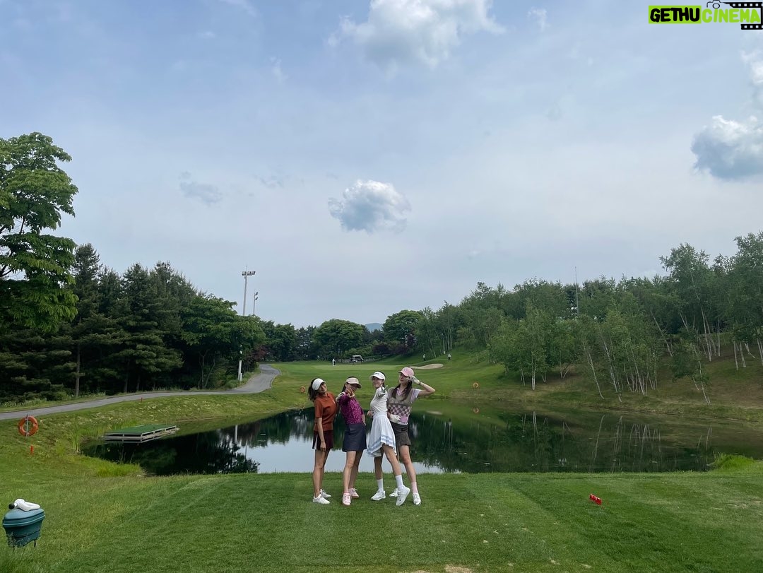 Lee Soo-kyung - 1.6K Likes - .
버디한번으로 행복💚
@xxinnara
@bizingreen
@jisun0225
#아난티#골프#롼딩
#⛳️#버디