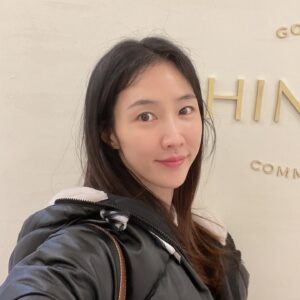 Lee Soo-kyung Instagram - .
마스크해제~
습관이 무서운게 어색해요!!
이 어색함을 머라고 해야하나????
뭔가 빠진듯한 서운함도 들고?!

저는 오늘 언니들과
#친친 에서하는 #오마뎅 
팝업에 다녀왔어요!!
역시 간식도 건강식으로 먹어야해
든든한 한끼 잘 먹었습니다.
행복한 2023.01.31 마무리

#일상#데일리#마스크해제
#오마뎅#친친#분식