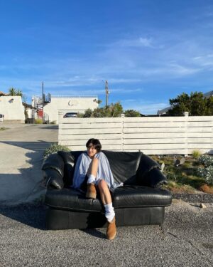 Lee Sul Instagram - 할머니의 오랜소파