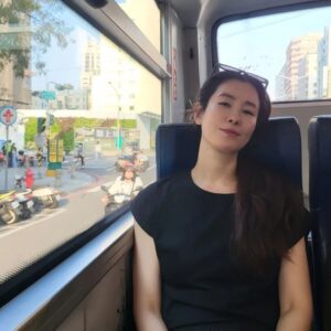 Lee Tae-ran Instagram - miss~♡
.
.
우연히 발견한 #가오슝맛집 
편리하고 편안한(?) #가오슝버스 #😴
