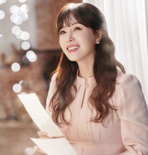 Lee Tae-ran Instagram - 드디어 희라 언니의 두 번째 멜리사를 보고 왔어요!
언니의 변신은 어디까지인지..
작고 여린 체구에서 그 재기 발랄함과 힘은 어디서 나오는 건지..
무대에서 빛나는 언니를 보며 배우로서의 존경심과 여자로서의 매력에 푹~ 빠졌네요♡
35년 만에 무대에서 만난 정보석 선배님과의 호흡도 정말 환상적이었어요!
4월 17일에 관람하게 될 #하희라×박혁권 캐미도 기대됩니다!
지금은 #유선×박현권 열연 중이겠네요~
멀리서 응원하며~~ 유선! 4월 7일에 보아요💕

💌 러브러터
👉2024.04.04~04.27
👍LG아트센터 서울, U  스테이지 

#연극러브레터 #정보석 #하희라 #박혁권 #유선