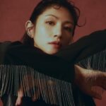 Lee Chien-Na Instagram - 歌手是一個說故事的人 不過當一位歌手是一件非常瘋狂的事 @niusnews #李千娜全新概念專輯 #關與妳
