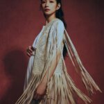 Lee Chien-Na Instagram - 歌手是一個說故事的人 不過當一位歌手是一件非常瘋狂的事 @niusnews #李千娜全新概念專輯 #關與妳