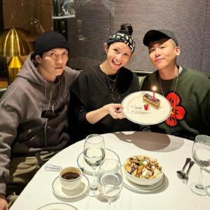 Lee Chien-Na Instagram - 我們認識了12年以上吧
無話不談
無所不說
還能一起為喜歡的事拼命不計較真的很難得且超棒
雖然有過爭執
卻讓我們更了解彼此和看見自己的好壞
謝謝你的付出
希望我們都更好
依然是彼此的soul mate
生日快樂
希望你趕快開啟你人生的另一道門❤️

#生日快樂
#身體健康
