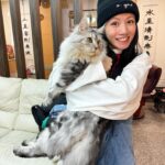 Lee Chien-Na Instagram - 今年很不一樣 也很久沒感受那麼過年的氣息 宣傳行程滿滿 過年行程也滿滿 初四快樂 希望大家都平安開心 也希望你們繼續支持「關.與妳」專輯 #李千娜全新概念專輯 #關與妳 #新年快樂 #龍年好運旺不停