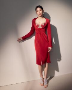 Lee Chien-Na Instagram - 年紀 身分奉獻給了婦女 但一樣可以像個少女 可以依然漂亮 可愛 活出自己的態度和魅力 #38婦女節快樂 #關與妳