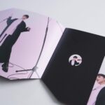 Lee Chien-Na Instagram - 謝謝這次團隊們 打造了這次全新概念專輯「關·與妳」 視覺統籌 Art Director：方序中 JOE FANG 專輯設計 Album Designer：郭姵岑 Pei-Cen, Guo / 究方社 JOEFANGSTUDIO 專輯設計助理 Assistant Designer：曾令閎 Lynn Tseng / 究方社 JOEFANGSTUDIO 專案管理 Project Manager：陳安娜 Yichen Chen / 究方社 JOEFANGSTUDIO 平面攝影 Photographer：周墨 Chou Mo 平面攝影助理 Assistant Photographer：呂紹丞 Lu Shao Cheng / 洪智賢 Stan Hung 美術設計 Set Designer：梁碩麟  Liang Shuo Lin 美術執行 Set Dresser：邱國寧 Kuo-Ning Chiu / 陳亮儒 Chen Liang Ru / 洪智賢 Stan Hung 平面影像側拍 Behind The Scenes Videos：賴思妤 Lighting Lai / 許老毛 Mouw Mouw Hsu 造型 Stylist：王舜民 Jerry Wang / 彭韻芯 Kinki Peng / 甫月 fuyue 化妝 Make Up：黃之妍 Bella Huang 髮型 Hair Stylist：謝子豪 Jacobs Hsieh / ZOOM Hairstyling 髮型助理Hair Assistant：簡丞君 Rolly Jian / ZOOM Hairstyling #李千娜全新概念專輯 #關與妳