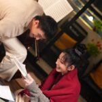Lee Chien-Na Instagram - 復刻了復刻了～ 我們第一次相遇是在金馬酒會 你拿了最佳新人獎 你拿了本本來找我簽名 當時我還叫你加油 數年後 你比我更優秀了 換我找你簽名 而且要向你學習 指教了😂 #我們都來自金馬獎最佳新演員 #李千娜 #范少勳 #你成了我好多個誰