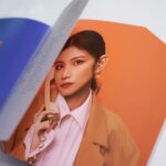 Lee Chien-Na Instagram - 謝謝這次團隊們 打造了這次全新概念專輯「關·與妳」 視覺統籌 Art Director：方序中 JOE FANG 專輯設計 Album Designer：郭姵岑 Pei-Cen, Guo / 究方社 JOEFANGSTUDIO 專輯設計助理 Assistant Designer：曾令閎 Lynn Tseng / 究方社 JOEFANGSTUDIO 專案管理 Project Manager：陳安娜 Yichen Chen / 究方社 JOEFANGSTUDIO 平面攝影 Photographer：周墨 Chou Mo 平面攝影助理 Assistant Photographer：呂紹丞 Lu Shao Cheng / 洪智賢 Stan Hung 美術設計 Set Designer：梁碩麟  Liang Shuo Lin 美術執行 Set Dresser：邱國寧 Kuo-Ning Chiu / 陳亮儒 Chen Liang Ru / 洪智賢 Stan Hung 平面影像側拍 Behind The Scenes Videos：賴思妤 Lighting Lai / 許老毛 Mouw Mouw Hsu 造型 Stylist：王舜民 Jerry Wang / 彭韻芯 Kinki Peng / 甫月 fuyue 化妝 Make Up：黃之妍 Bella Huang 髮型 Hair Stylist：謝子豪 Jacobs Hsieh / ZOOM Hairstyling 髮型助理Hair Assistant：簡丞君 Rolly Jian / ZOOM Hairstyling #李千娜全新概念專輯 #關與妳