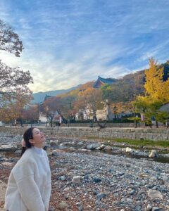 Lee Da-in Instagram - 𝘏𝘢𝘱𝘱𝘺 𝘕𝘦𝘸 𝘠𝘦𝘢𝘳🤍💛💚 모두 새해 복 많이많이 받으세요🐰