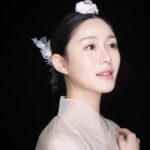 Lee Da-in Instagram - 모두 행복한 추석연휴 보내세요🙇🏻‍♀️🖤 사진은 웨딩촬영때 찍은고,,🫧