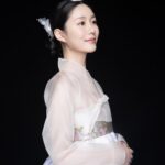 Lee Da-in Instagram - 모두 행복한 추석연휴 보내세요🙇🏻‍♀️🖤 사진은 웨딩촬영때 찍은고,,🫧