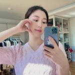 Lee Da-in Instagram - 요고 케이스 있자나요,, 투명케이스에 스티커 붙인고에요😖 저 귀요운 강아지랑 하투는 스티커랍니다-💗