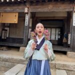 Lee Da-in Instagram - 8개월간 촬영한 시즌1이 끝나니 너무 섭섭하다🫧..😣 고된 피난씬들도 지나고나니 참 아름다웠네…🌸 시즌2를 위해 다시 또 힘을 내 봅시다 연인🤍