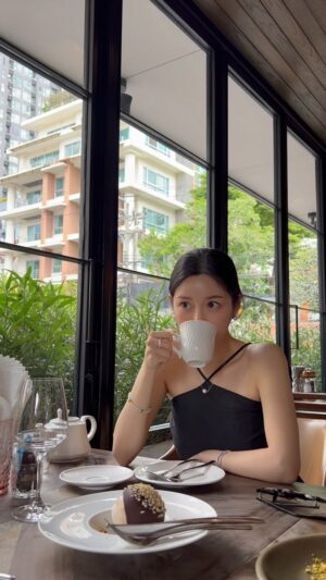 Lee Da-in Instagram - 햇살 좋았던 어느 날-🍃