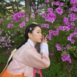 Lee Da-in Instagram - 재밌었던 꽃달임🌺🌸🌼 오늘도 밤 9:50분에 만나요🧡