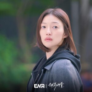 Lee El Instagram - _
행복배틀 6부
드디어 오늘 밝혀지는 미호와 유진의 과거 이야기.
고등학생이었던 그녀들은 왜 그토록 서로를 증오하게 됐을까?

ENA <행복배틀> 수/목 밤 9시 방송