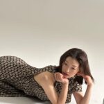 Lee El Instagram - _ 멋있는 척 어려워