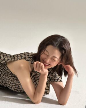 Lee El Instagram - _
멋있는 척 어려워